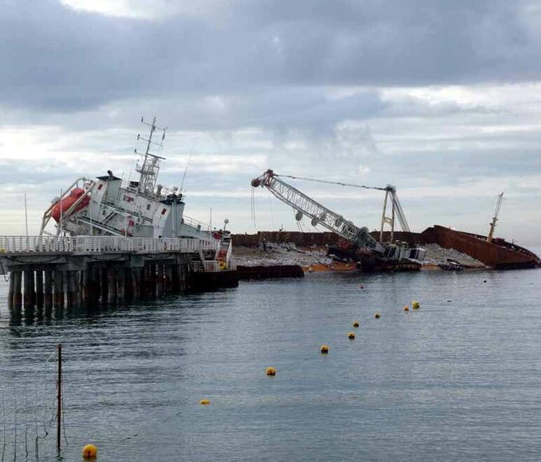 Massa, conto alla rovescia per la Guang Rong: entro Natale potrebbe sparire<br type="_moz" />
