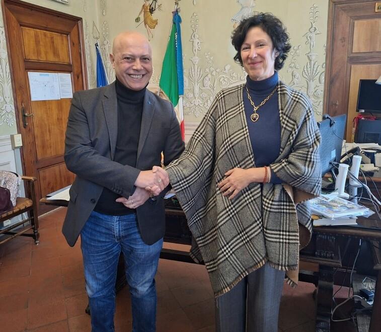 
	Il presidente del Collegio dei geometri di Pistoia Marco Silbaldie la preside Alessia&nbsp;Bechelli

