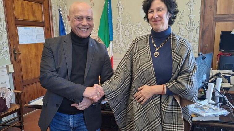 Il presidente del Collegio dei geometri di Pistoia Marco Silbaldie la preside Alessia Bechelli