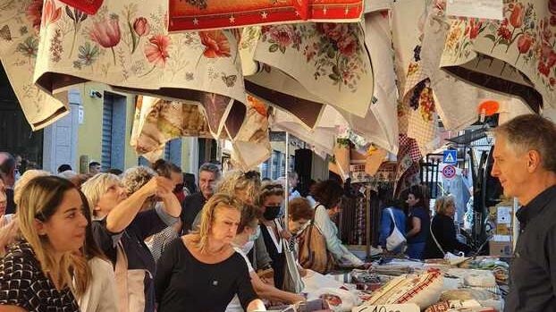 A Montecatini torna il Mercato di Forte dei Marmi