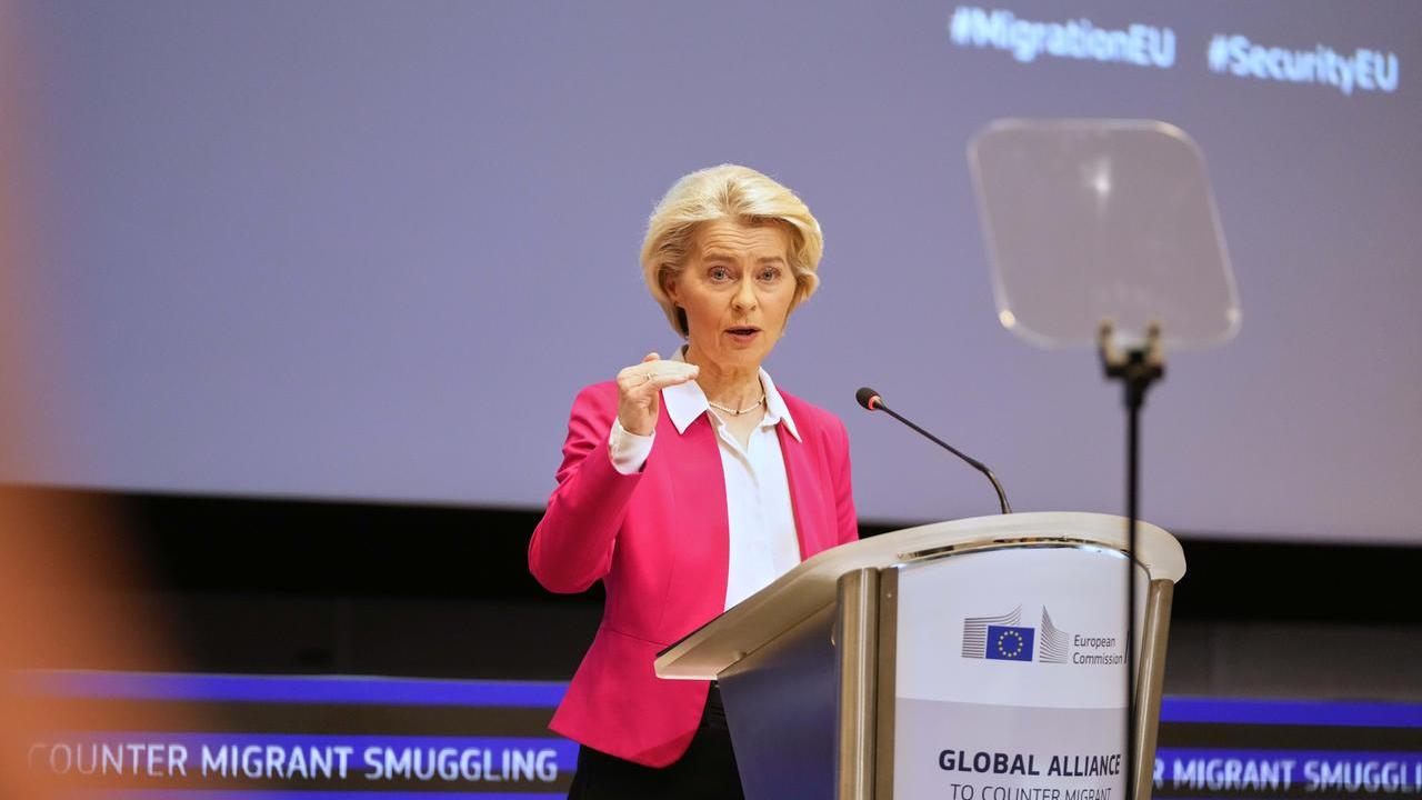 Aumentano gli stipendi nelle istituzioni Ue: «Von der Leyen arriverà a 35.800 euro al mese»