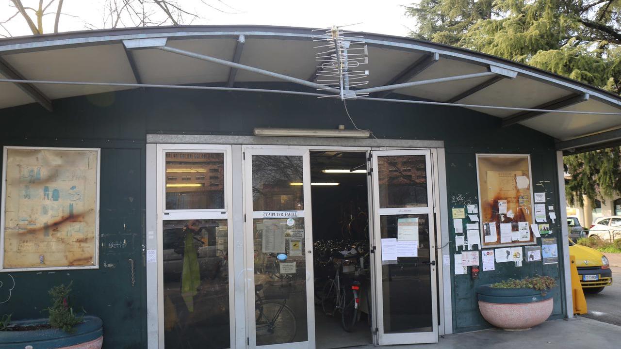 Via Cecati: come era anni fa il deposito di biciclette