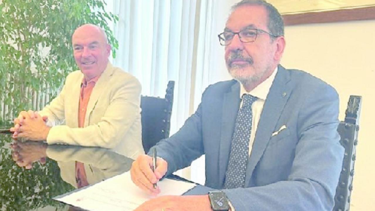 Il sindaco Luca Salvetti (a sinistra) con il prefetto Giancarlo Dionisi
