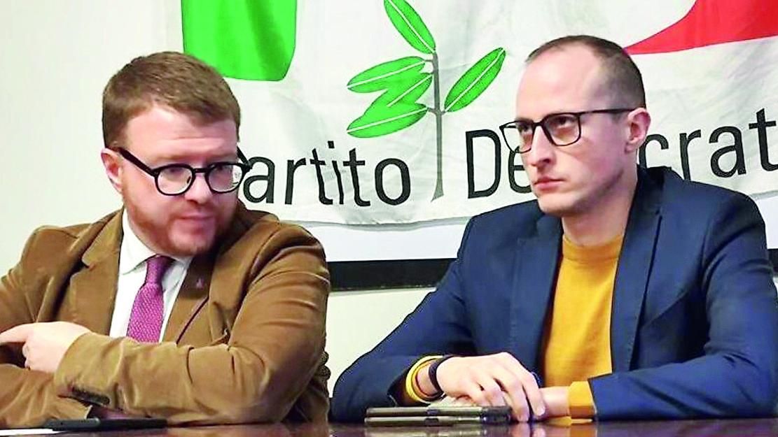 Giovanni Morganti, ex sindaco di Vernio, col segretario Marco Biagioni