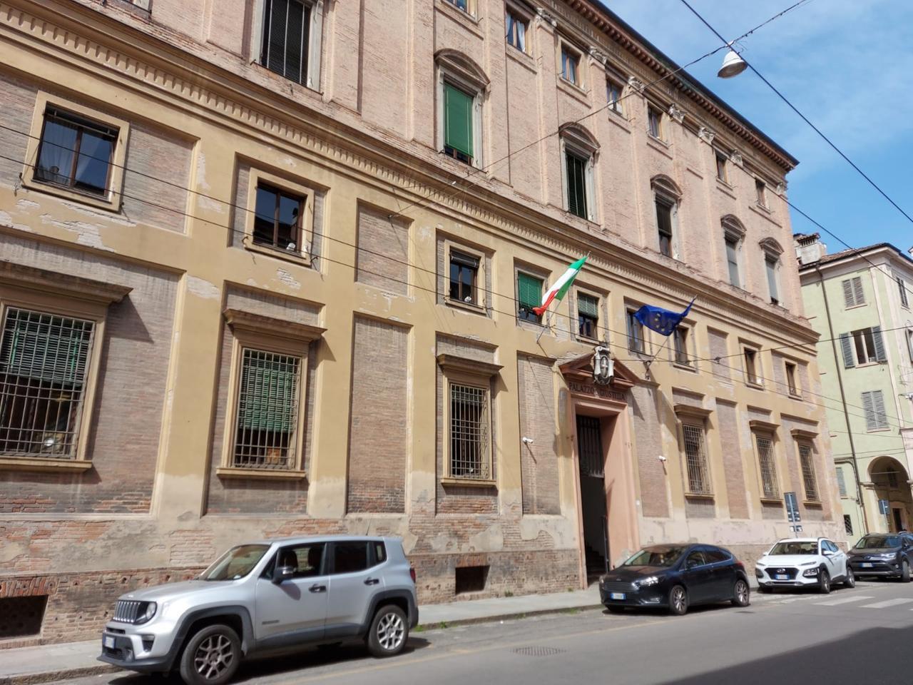 
	Il caso &egrave; discusso in tribunale a Modena

