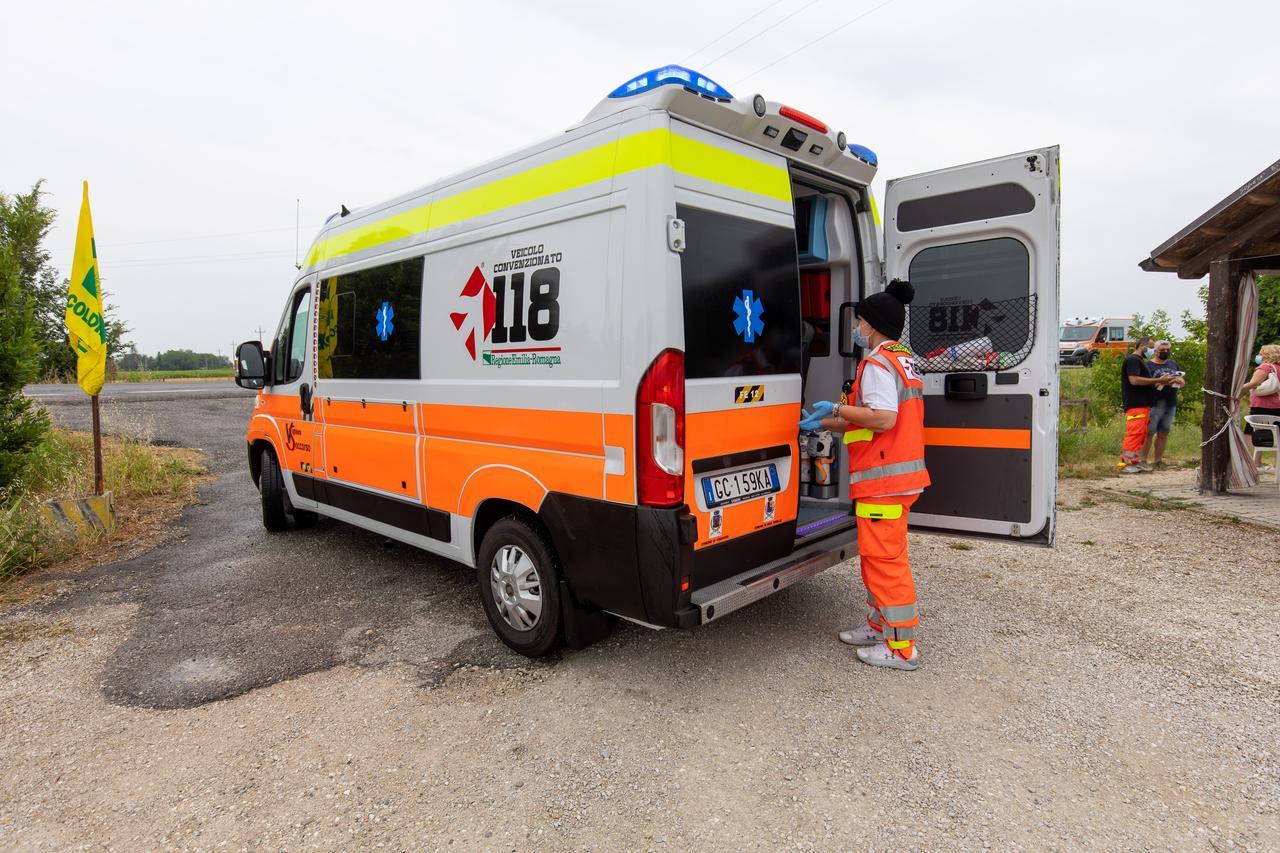 Si rompe tubo dell’acqua in ospedale e due ambulanze vanno in avaria