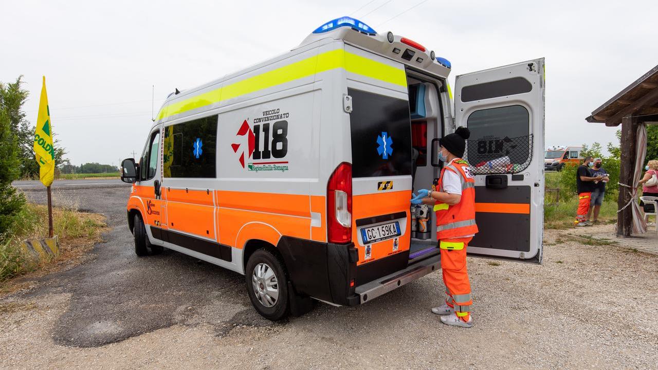 Si rompe tubo dell’acqua in ospedale e due ambulanze vanno in avaria