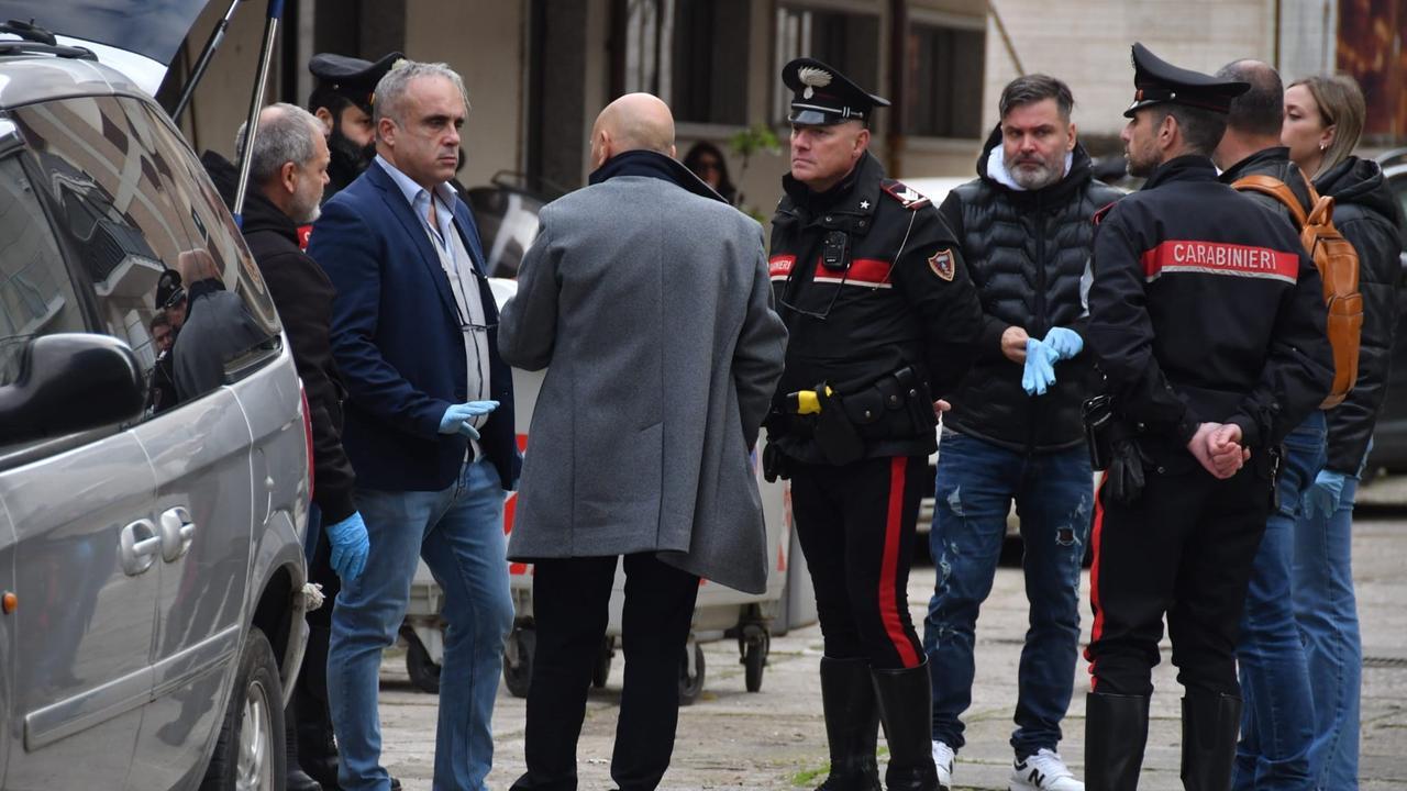 Sassari, perquisiti i veicoli del 55enne indagato per i roghi in largo Budapest