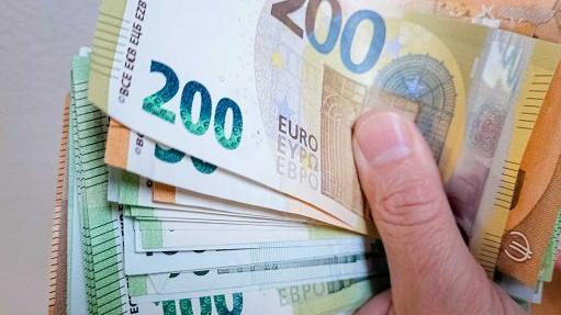 Pisa, estorce a un imprenditore 50mila euro in un anno: arrestato 34enne