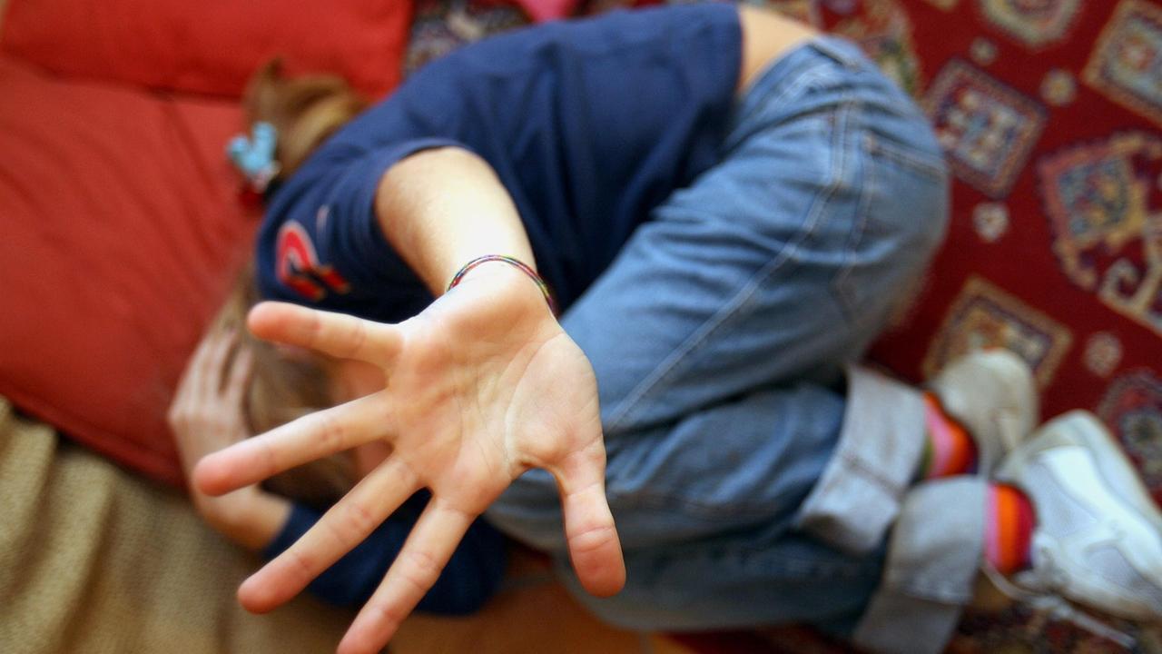 La violenza di genere e i giovani: quasi uno su dieci giustifica lo schiaffo
