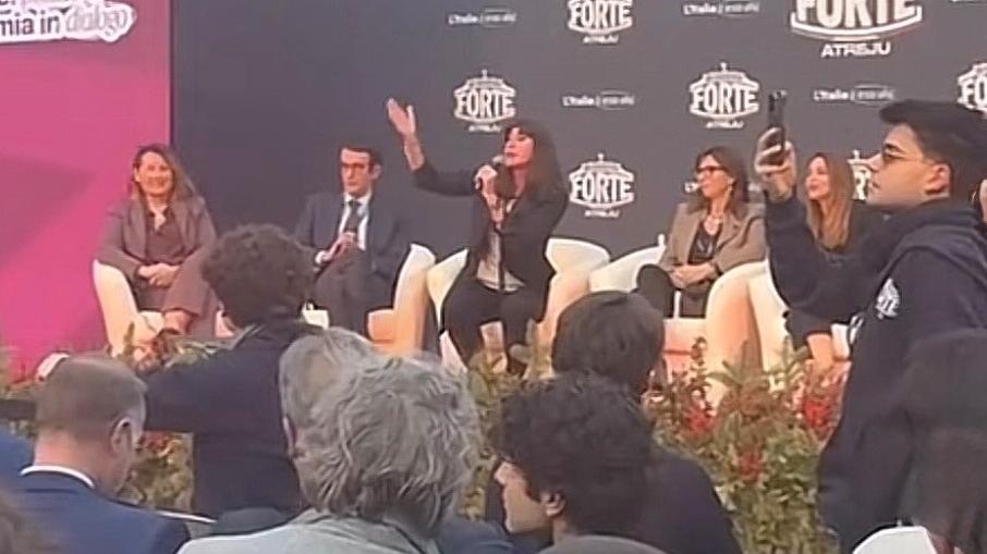 Bernini agli studenti del semestre filtro: «Poveri comunisti». C’è anche la rettrice di Unife