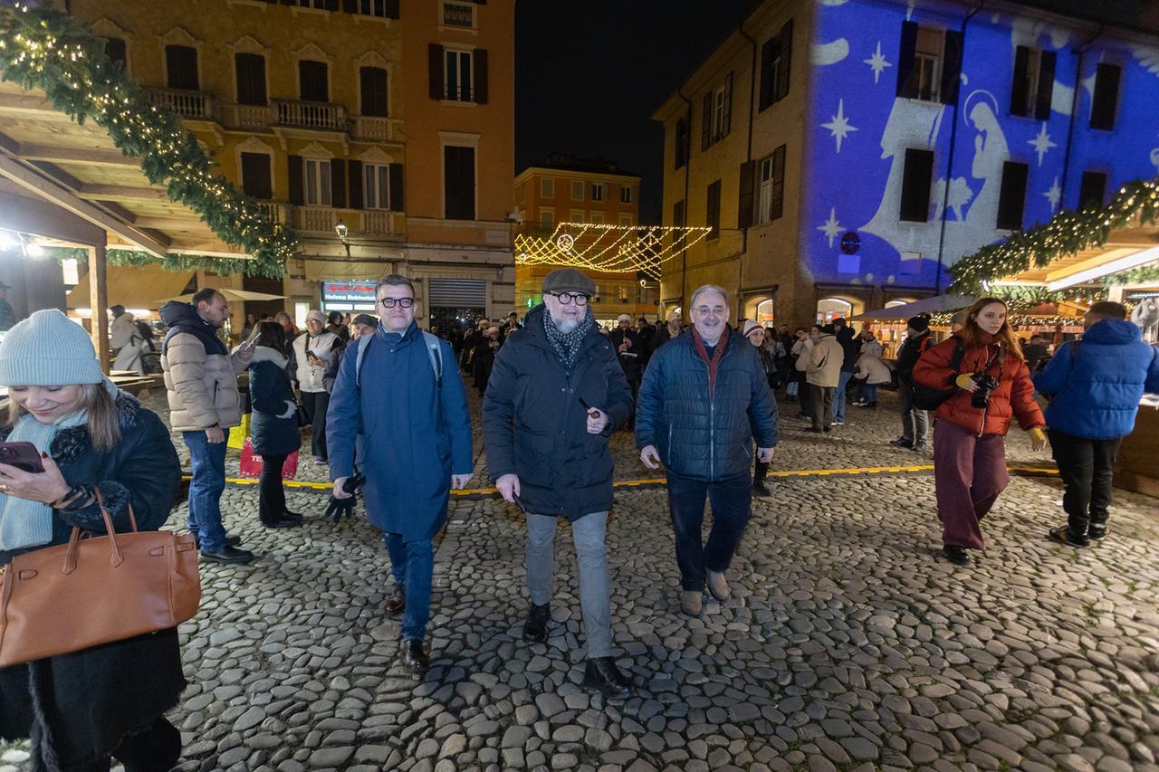 
	Il sindaco Mezzetti in piazza Grande

