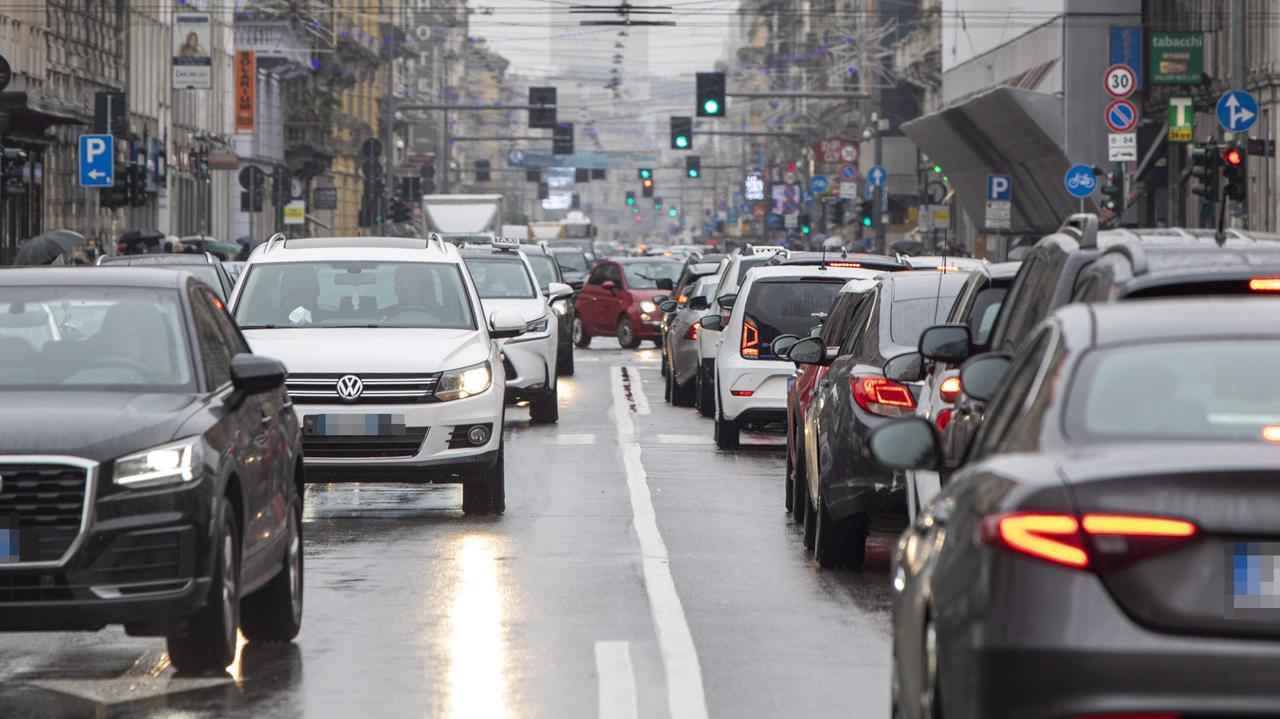 L’Europa cambia idea sullo stop ai motori diesel e benzina: ecco quali auto si salveranno