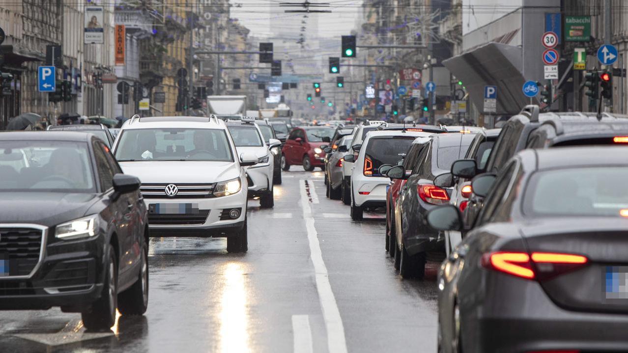 L’Europa cambia idea sullo stop ai motori diesel e benzina: ecco quali auto si salveranno