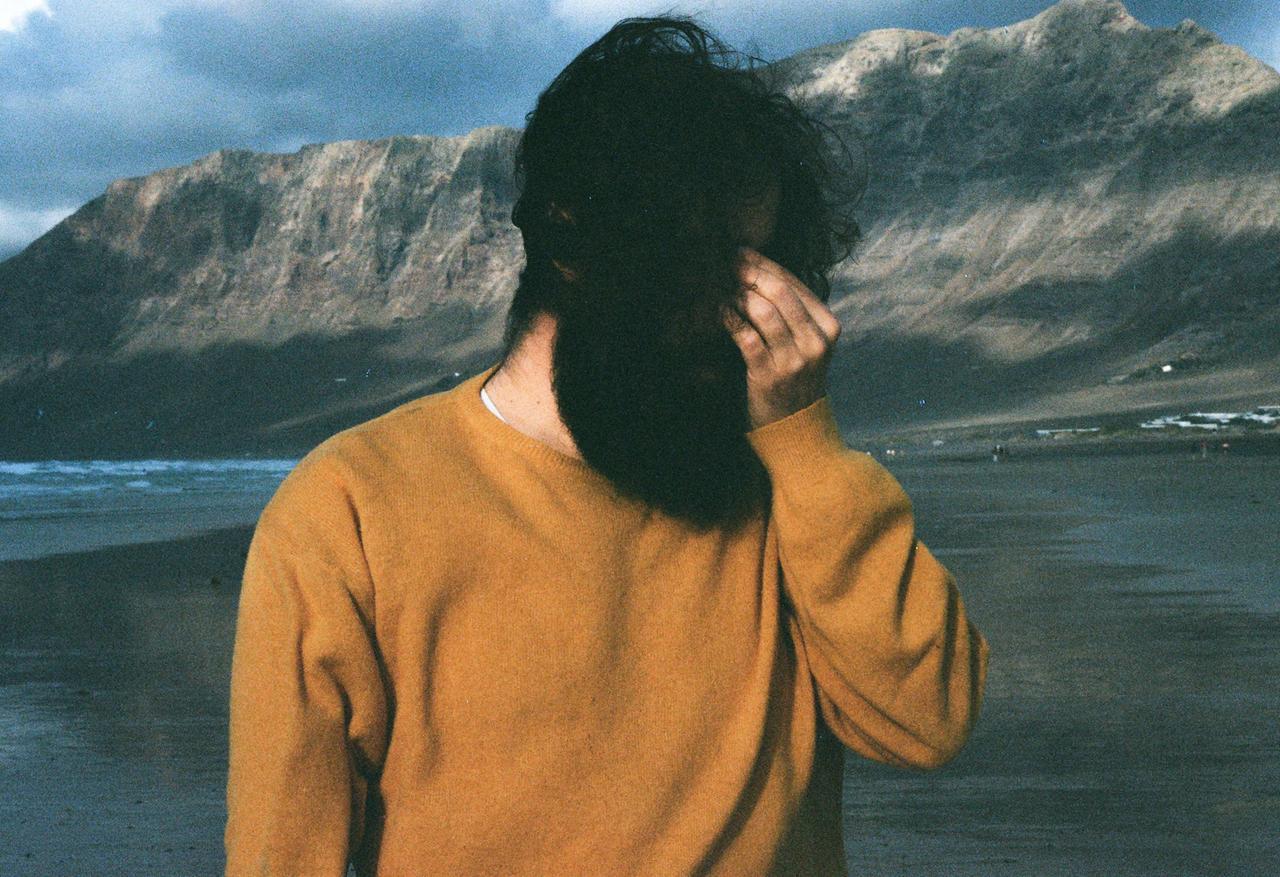 Iosonouncane si racconta: «Cresciuto in un paese di miniere dove i cognomi sardi erano esotici»