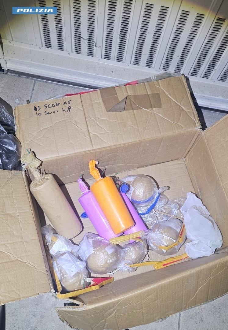 Firenze, aveva un arsenale di bombe carta nel garage: arrestato 37enne a Bagno a Ripoli