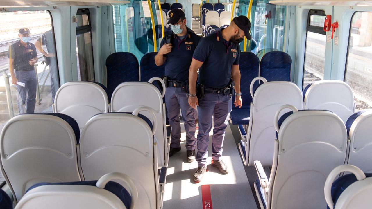 Capotreno aggredito da due ragazzini in viaggio senza biglietto sul regionale Ferrara-Bologna