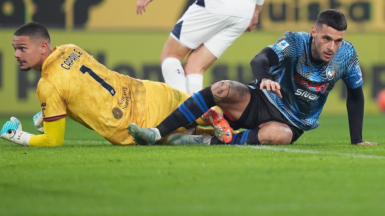 Doppietta di Scamacca, il Cagliari sconfitto a Bergamo