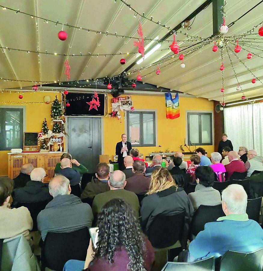 
	L'assemblea al circolo Arci di Paperino

