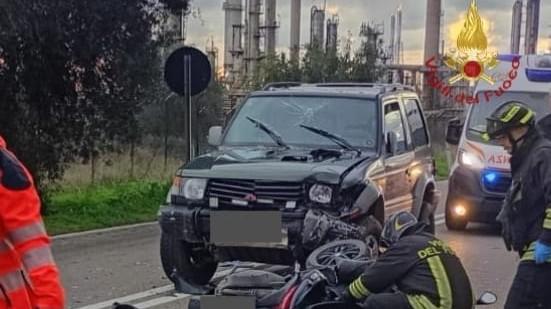 Scontro frontale auto-moto: motociclista ricoverato in codice rosso