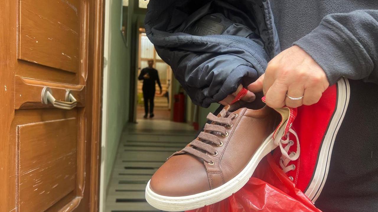 Miracolo di Natale a Sassari: più di cento paia di scarpe donate al centro diurno