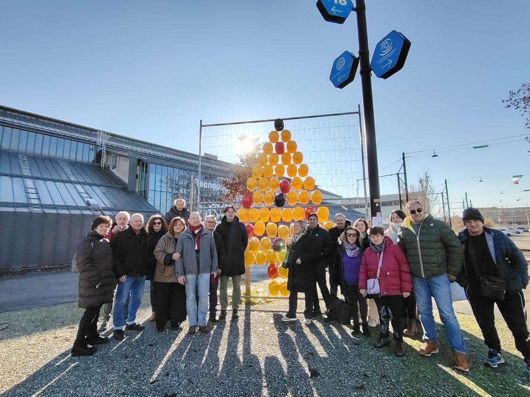«Basta morti sul lavoro», l’albero di caschi di Anmil