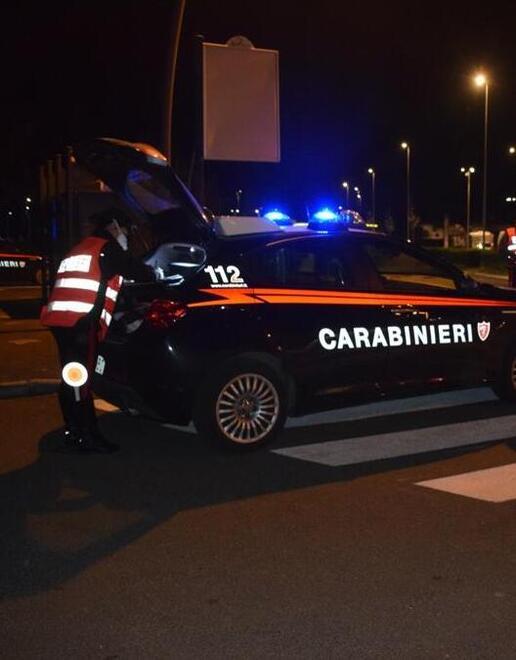 Livorno, passa col rosso e si schianta contro un’auto in sosta. Inseguito e bloccato&nbsp;<br type="_moz" />
