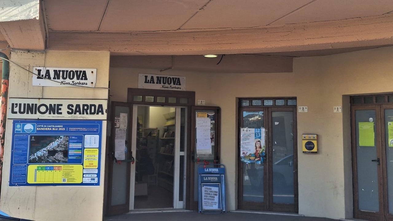 A Castelsardo chiudono le edicole, allarme dei residenti: «Non è giusto, è un servizio fondamentale»