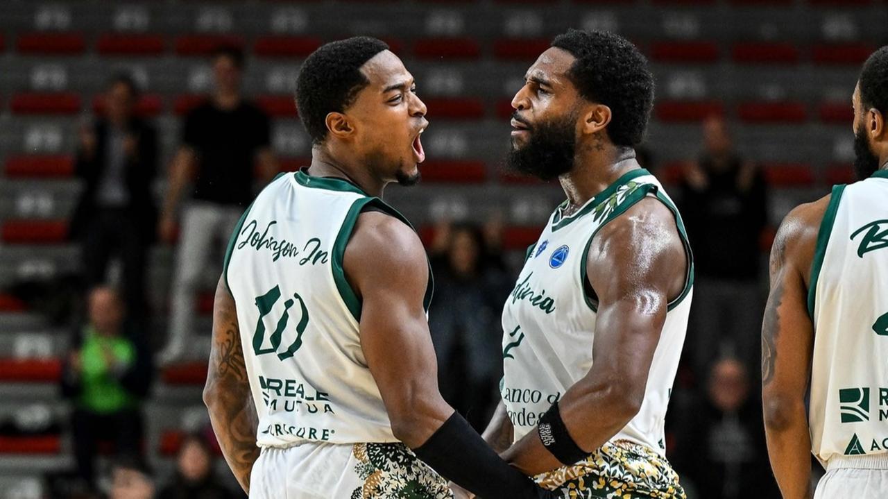 Dinamo in difficoltà a Tortona, -15 a metà gara