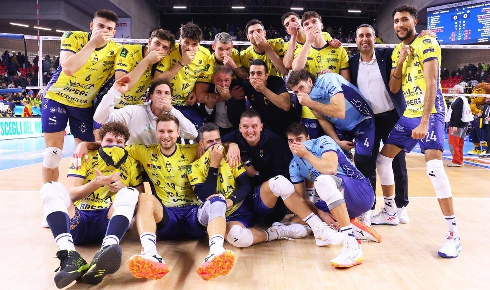Modena Volley, che impresa! Tre punti a Verona, ma niente quarto posto