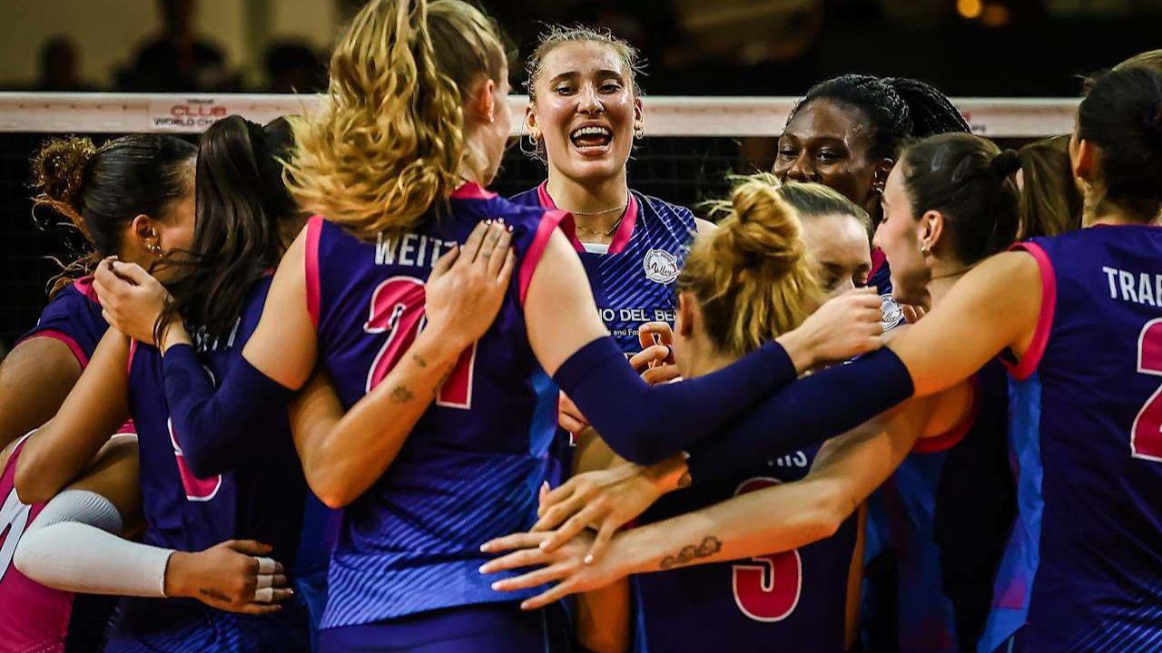 Le ragazze di Scandicci (Foto Fb: Savino Del Bene Volley Scandicci)