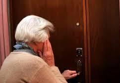 Alberone di Cento, truffata dai finti amici del figlio