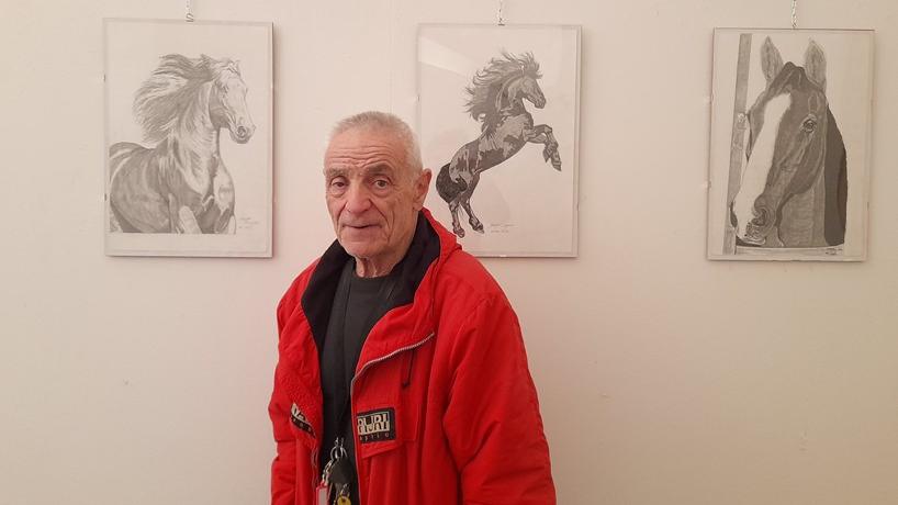 A Palazzo Appiani “Intorno a me”, mostra dell’ex muratore-disegnatore Sergio Signori