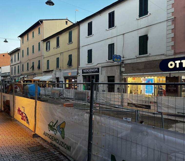 Christmas Card a Piombino, due timbri nei negozi alle prese col cantiere: quali sono e come funziona