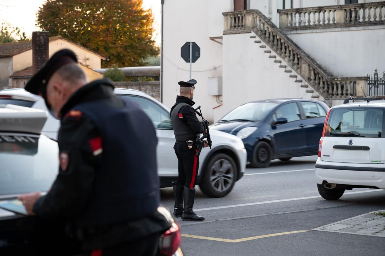 Lucca, tentato furto: quattro minorenni in manette