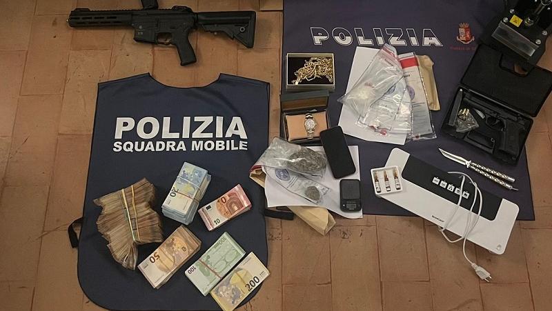Ketamina, armi e 100mila euro in contatti: scoperta al Gattaglio la casa dello spaccio