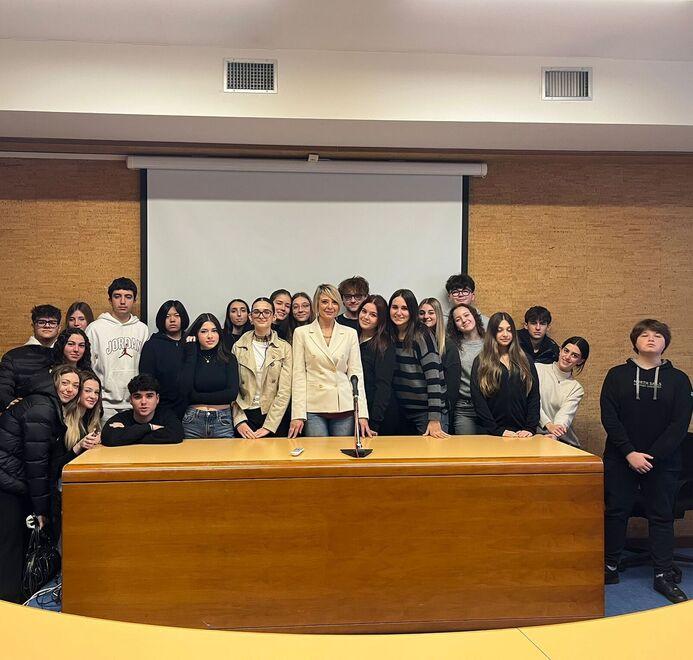 Rosamaria Papaleo agli studenti: «Giovani e lavoratori sono categorie da tutelare»