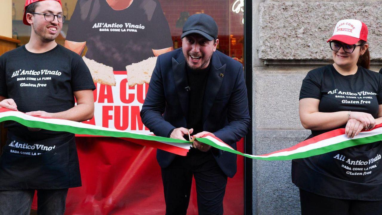 Tommaso Mazzanti durante una delle ultime inaugurazioni (foto da Facebook)