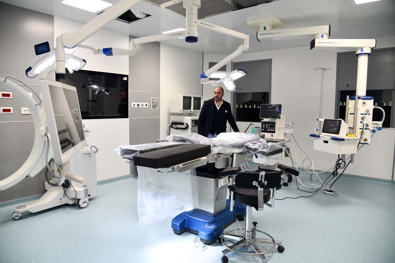 Costa Clinic apre ai pazienti, tra i servizi chirurgia plastica, oculistica e radiologia