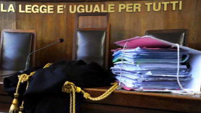 Lucca, baci e palpeggiamenti alla dipendente di un agriturismo: imprenditore a processo per violenza sessuale<br type="_moz" />