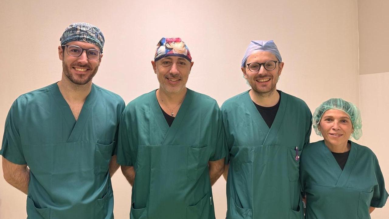 Protesi in titanio di astragalo e tibia: primo intervento eseguito in Sardegna