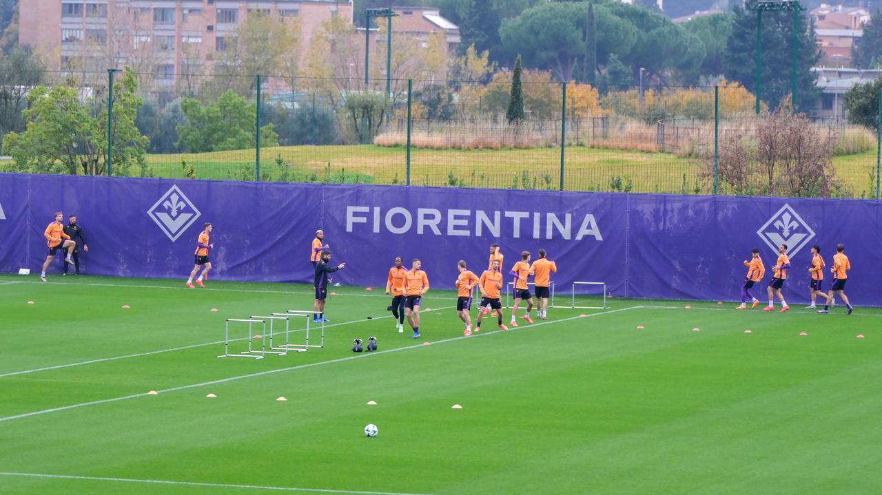 Un'immagine di un allenamento al Viola Park della scorsa stagione