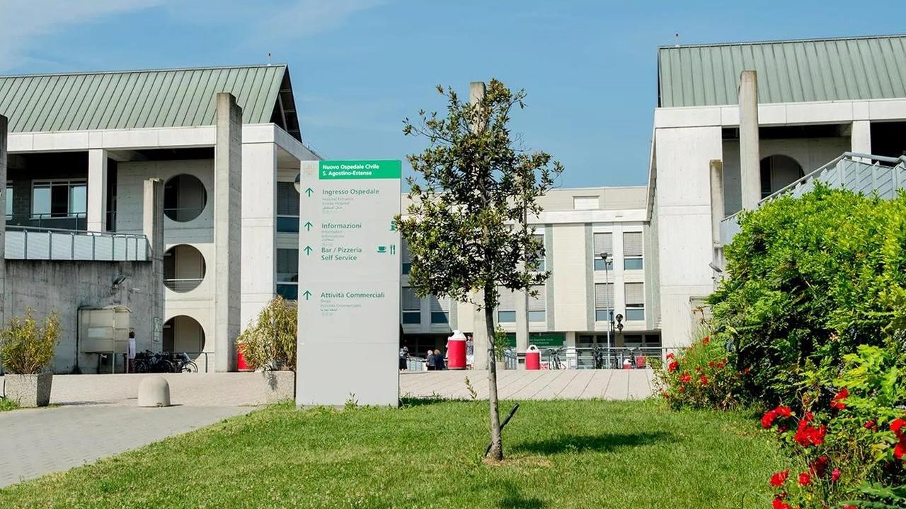 Il medico dell'ospedale di Baggiovara ha denunciato