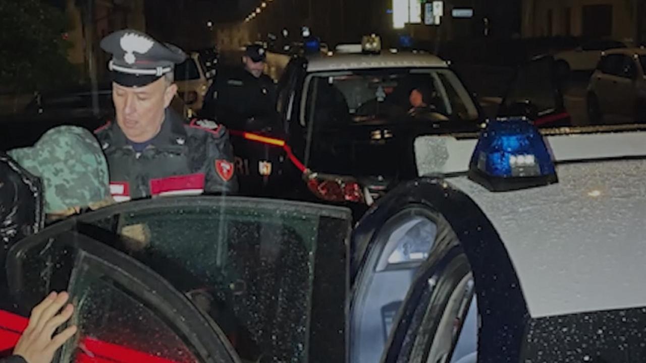 Uno degli arresti dei carabinieri dell'operazione "Penny black"