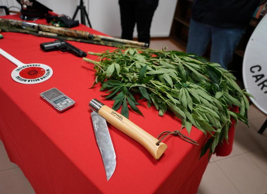 Parte del sequestro dei carabinieri (foto Stick)