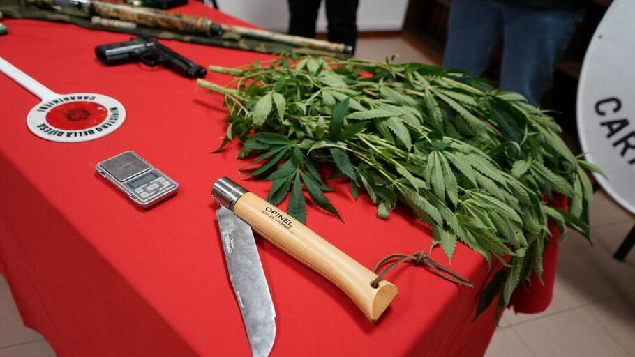 Parte del sequestro dei carabinieri (foto Stick)