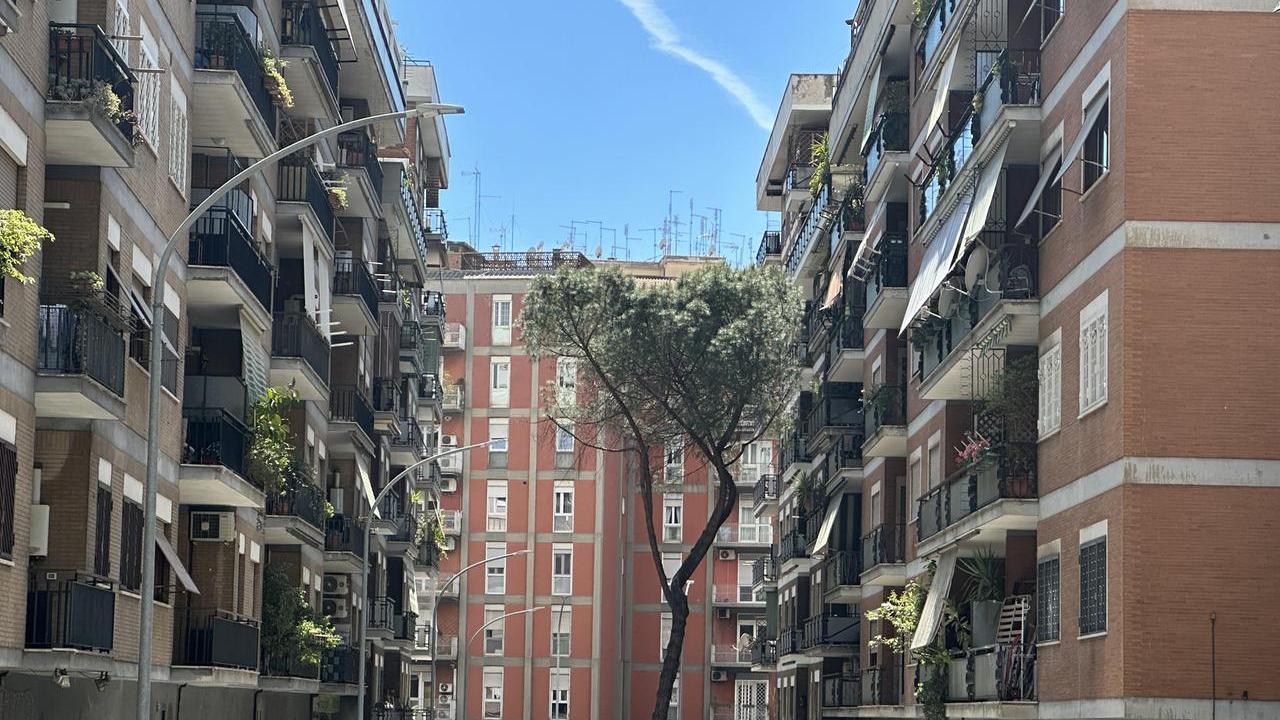 Riforma dei condomini, stop ai contanti e per i morosi pagano tutti: ecco cosa cambia