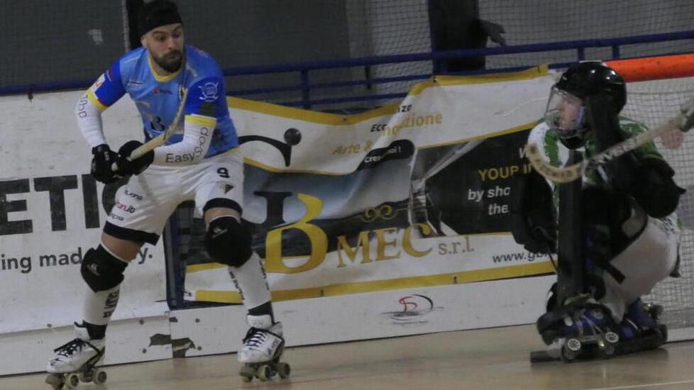 Muglia in azione: sua la rete decisiva che ha regalato la vittoria (e il terzo posto) al Cgc Viareggio (foto Paglianti)