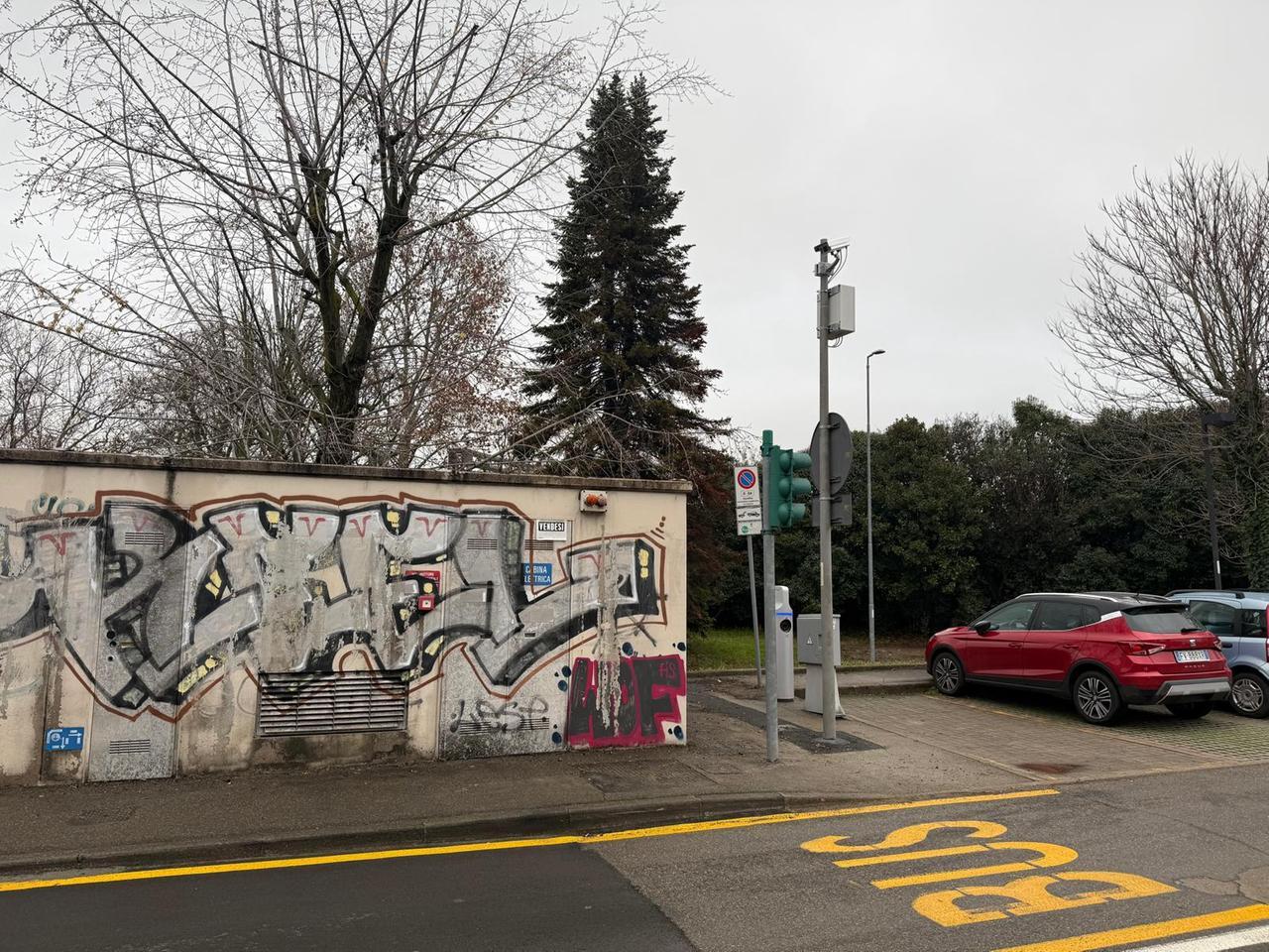 Via Pansa, si accende la telecamera: stop alla “scorciatoia” per la Circonvallazione