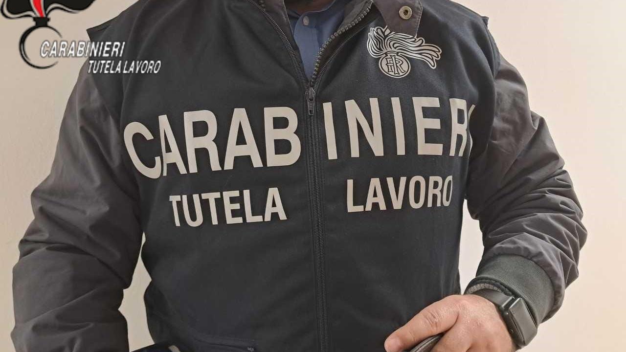 Lavoratore in nero e gravi violazioni di sicurezza: maxi multa a un bar di Palau